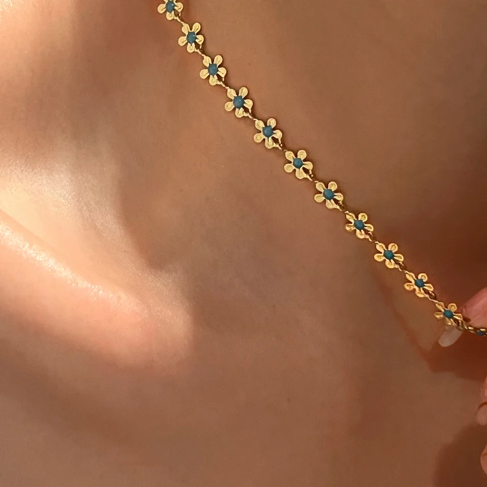 Azure necklace