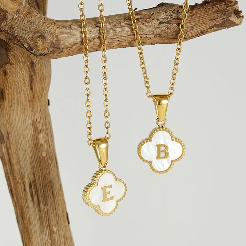 Clover necklace