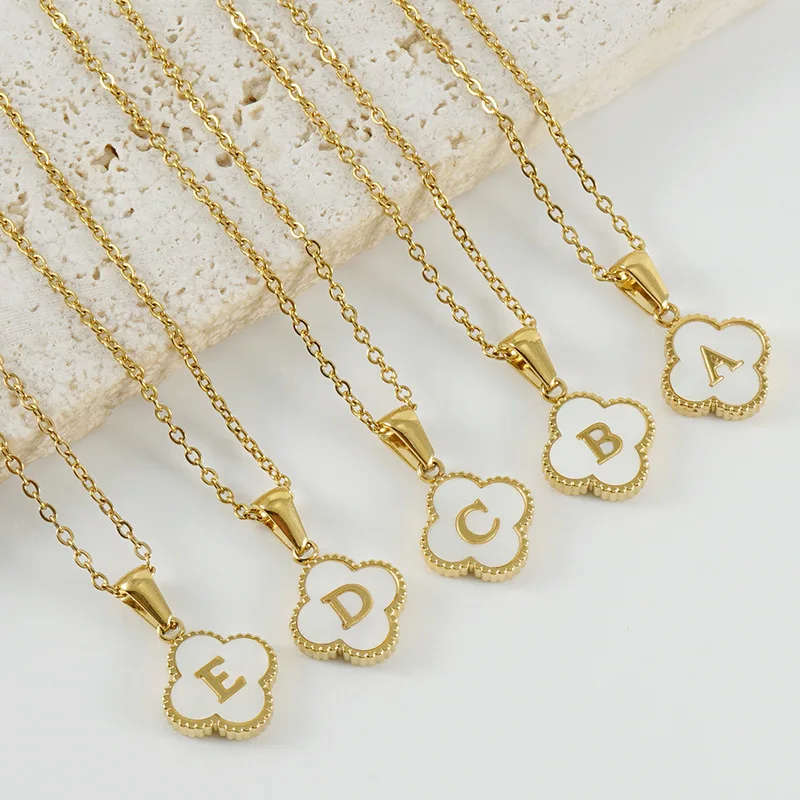 Clover necklace