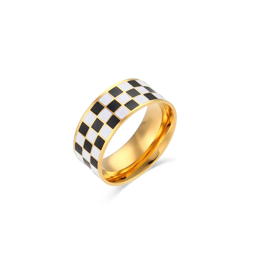 Checkered ring