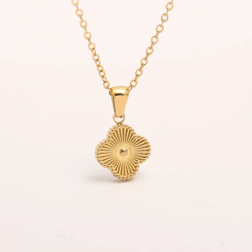 Clover necklace